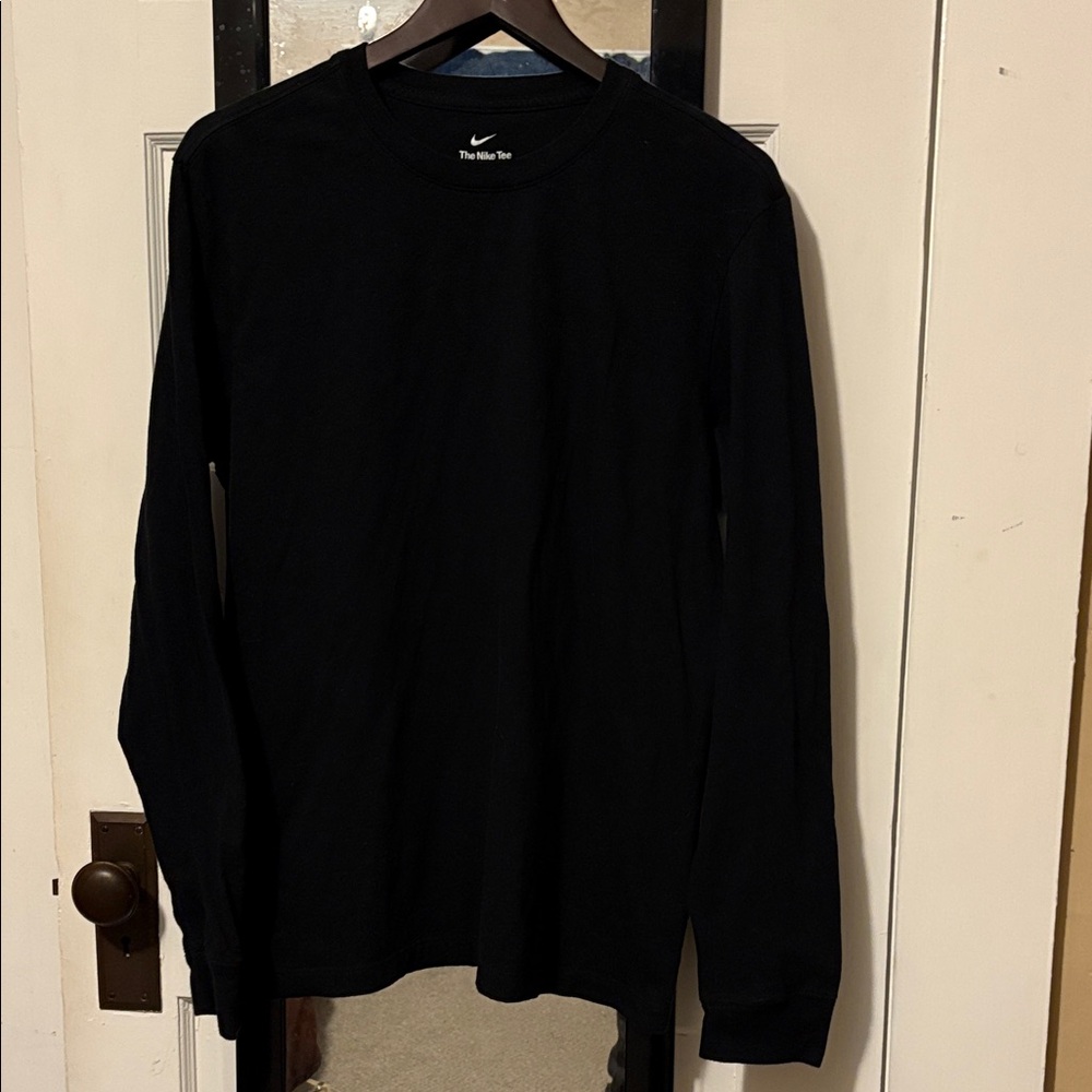 Nike Men's Classic Black Long Sleeve Tee